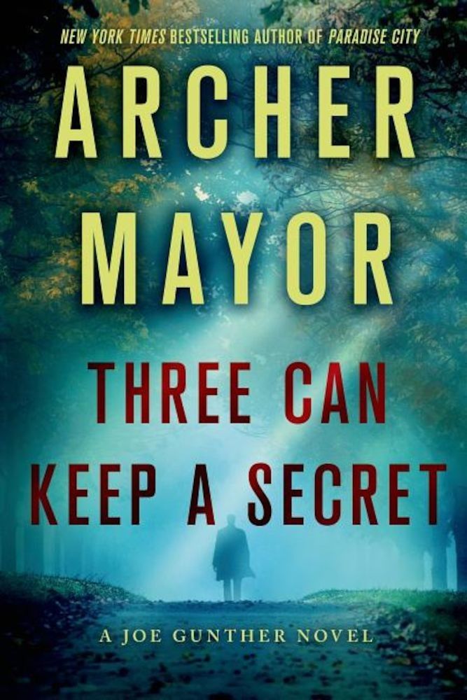 Three Can Keep a Secret, Paperback fotografia produsului